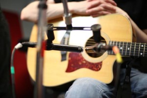 4 Great Tips For Recording and Mixing an Acoustic Guitar
